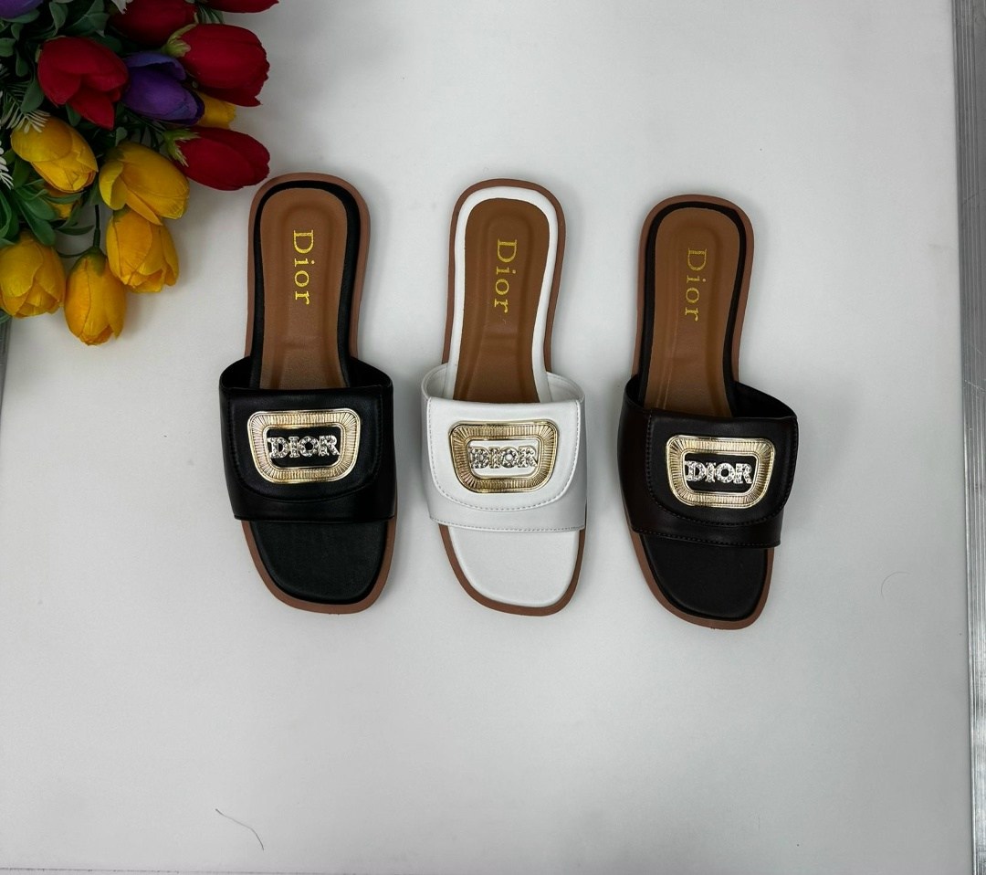 брендовые шлепанцы,женские шлепанцы,модные шлепанцы,тапочки модные,