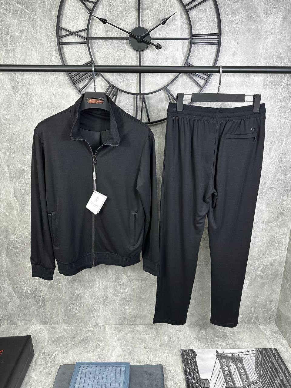 спортивный костюм brunello cucinelli,спортивный костюм loro piana,спортивный костюм brunello cucinelli чёрный,спортивный костюм лоро пиано мужской,мужской спортивный костюм