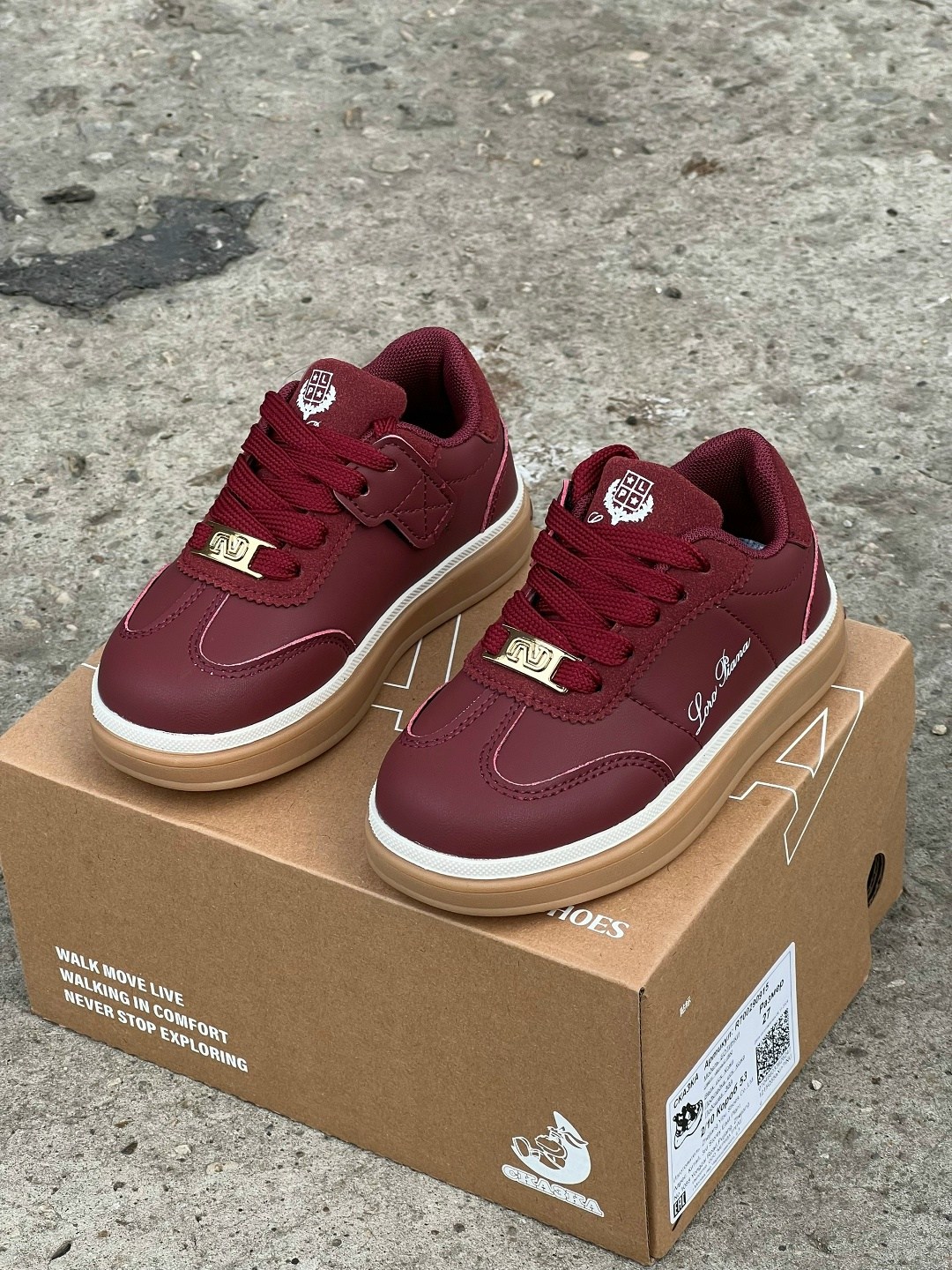 ,женские кроссовки,модные кроссовки,бордовые кроссовки,кроссовки для женщин