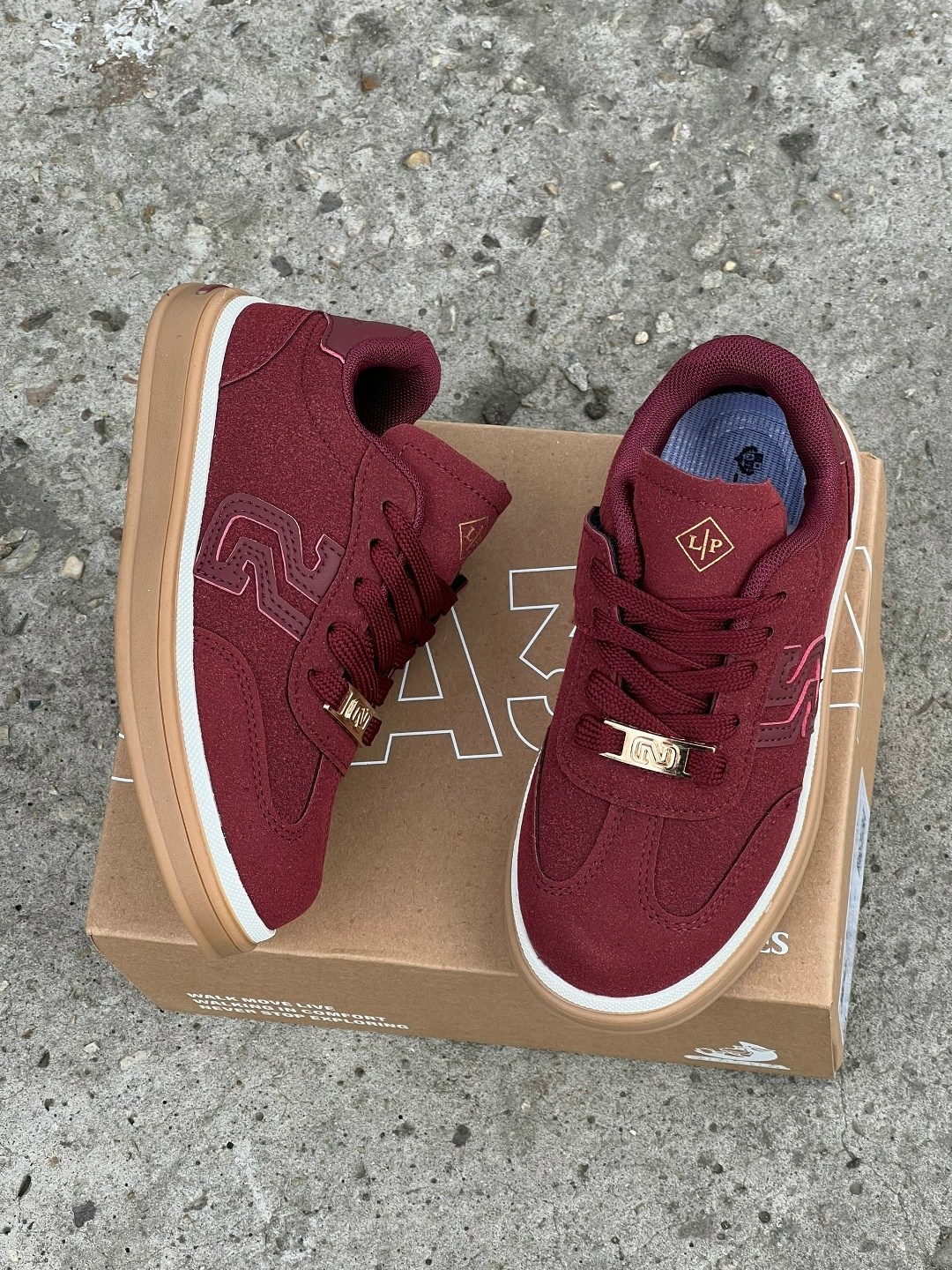 ,бордовые кроссовки,женские кроссовки,замшевые кроссовки,скейтерские кроссовки