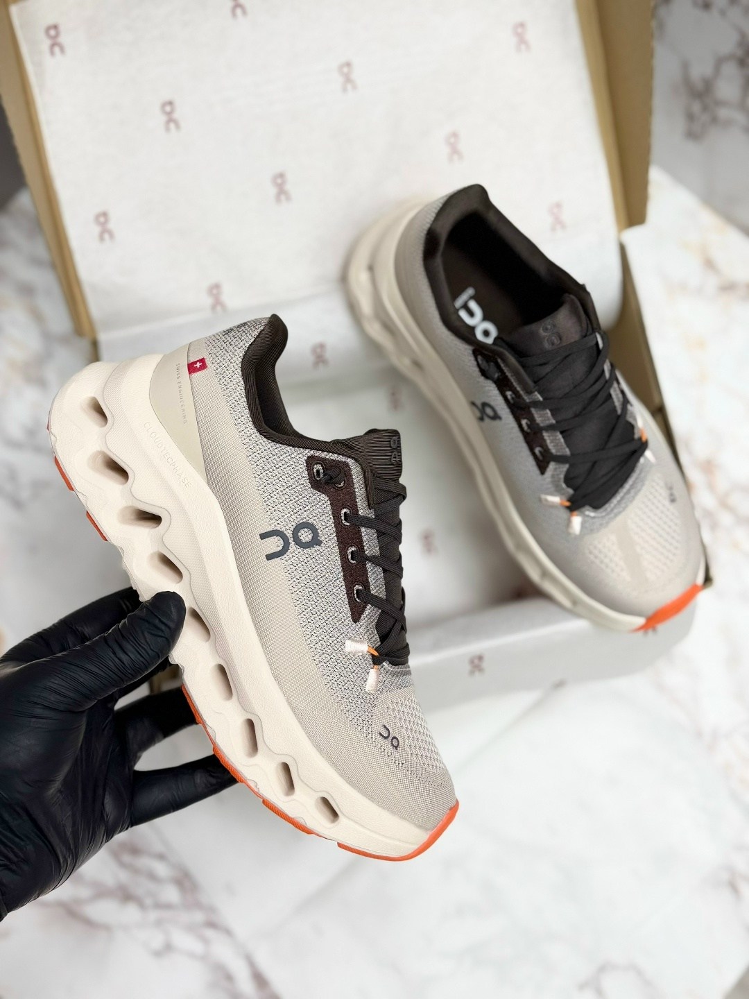 спортивная ,кроссовки женскиe,кроссовки on,оригинальные кроссовки,кроссовки cпортивные