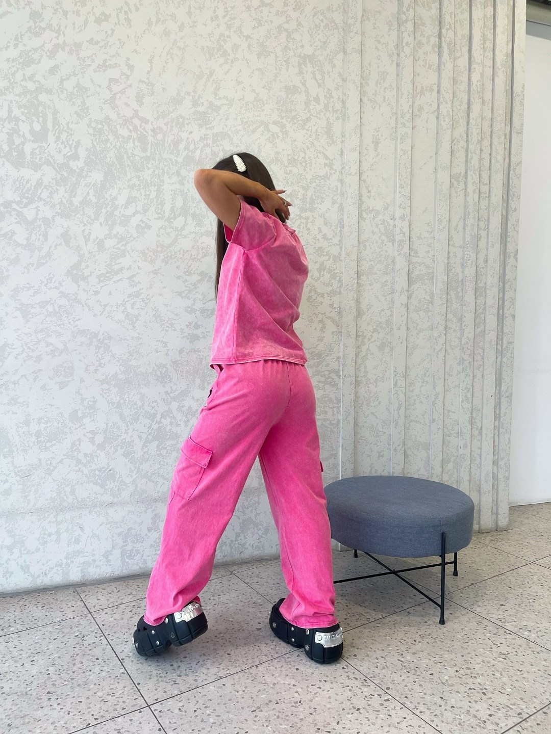 стильный костюм,костюм с карманом,костюм женский спортивный,костюм серый,костюм с брюками карго