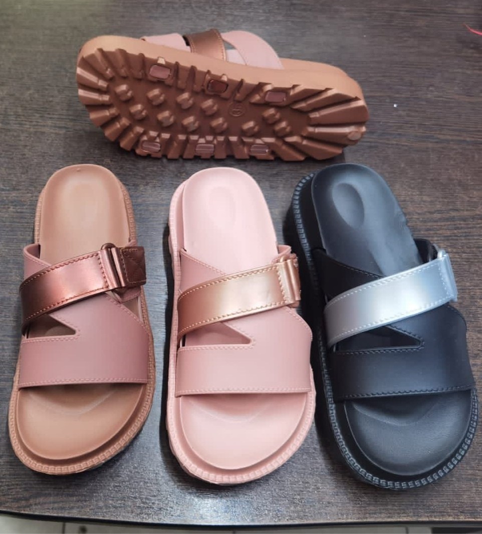 шлепанцы женские,,шлепанцы летние,сандалии,модные шлепанцы