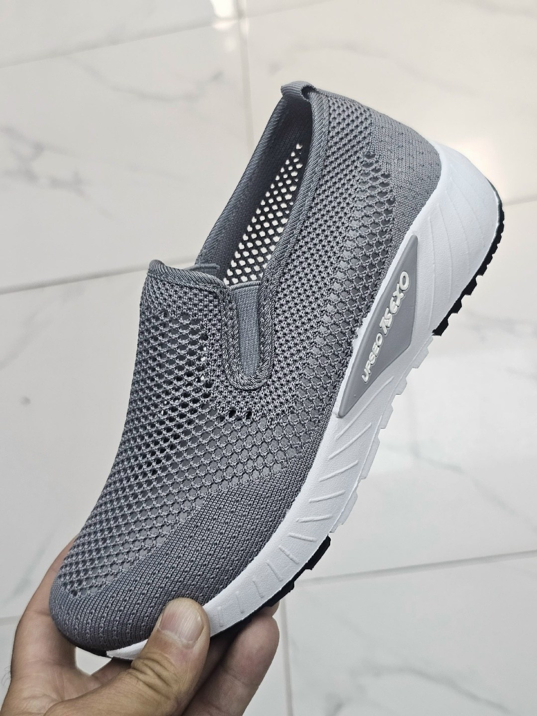 кроссовки,кроссовки женскиe,спортивная ,повседневная ,женская