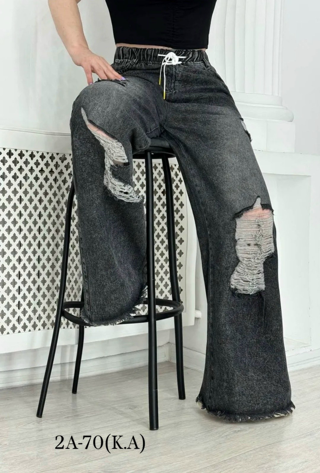 джинсы с широкими штанинами,джинсы широкие женские,широкие джинсы,джинсы женские,женские потертые джинсы с широкими штанинами