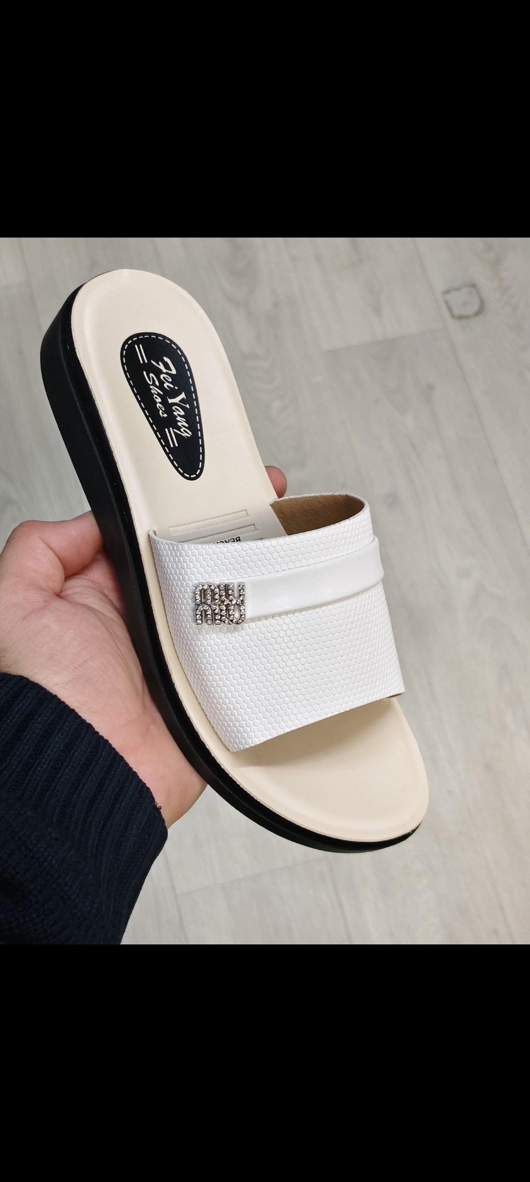 шлепанцы женские,,женские шлепки,шлепки женские кожаные,шлепки graciana