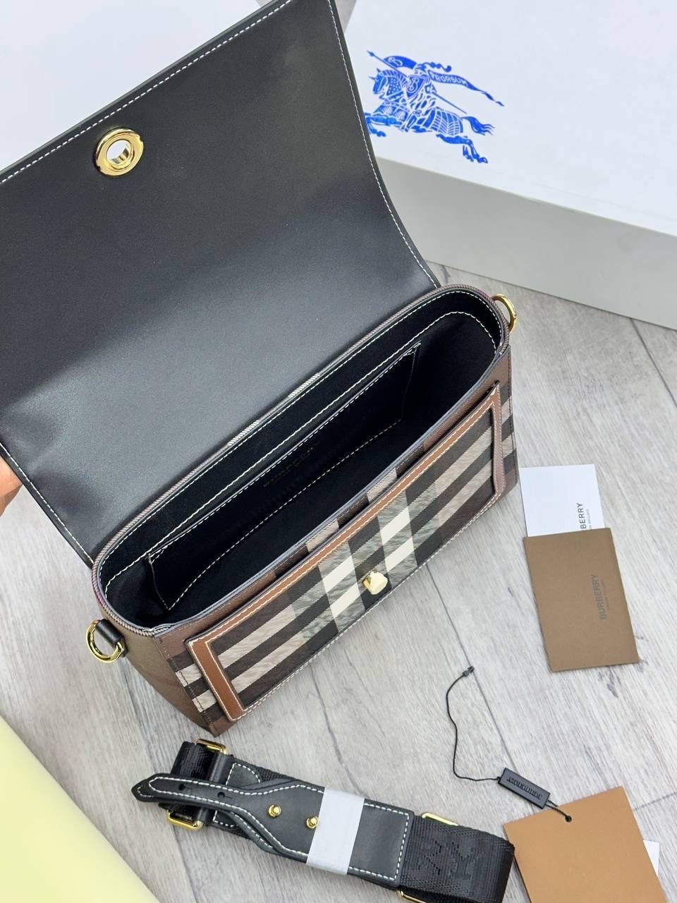 сумка burberry,сумка burberry женская,сумка через плечо burberry,сумка на плечо burberry,модная седельная сумка в стиле burberry