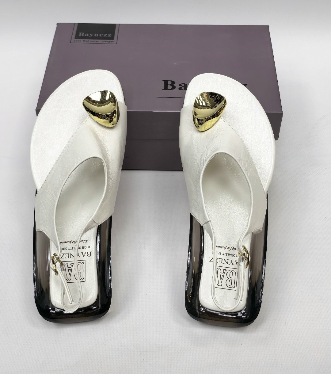 женские шлепанцы,шлепанцы valentino женские,,белые шлепанцы,женские босоножки