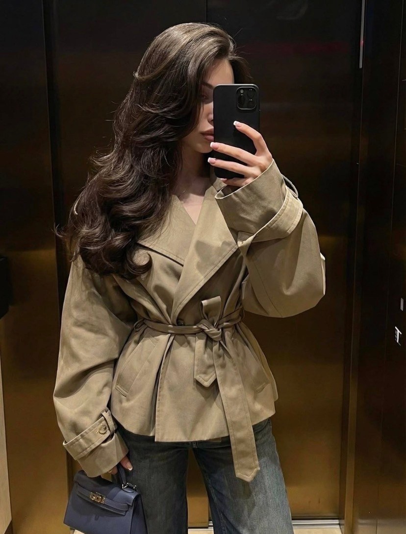 стильные наряды,тренч с поясом,короткий тренч,стили одежды кэжуал