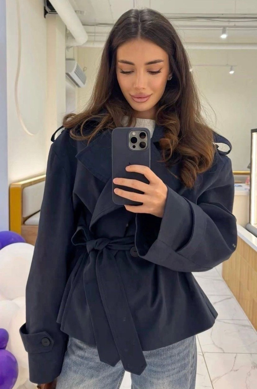 стильные наряды,тренч с поясом,короткий тренч,стили одежды кэжуал