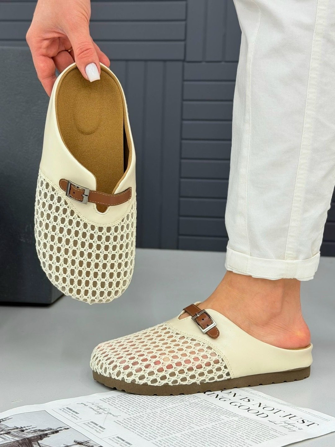 ,тапочки модные, летняя,модные шлепанцы,женские шлепанцы