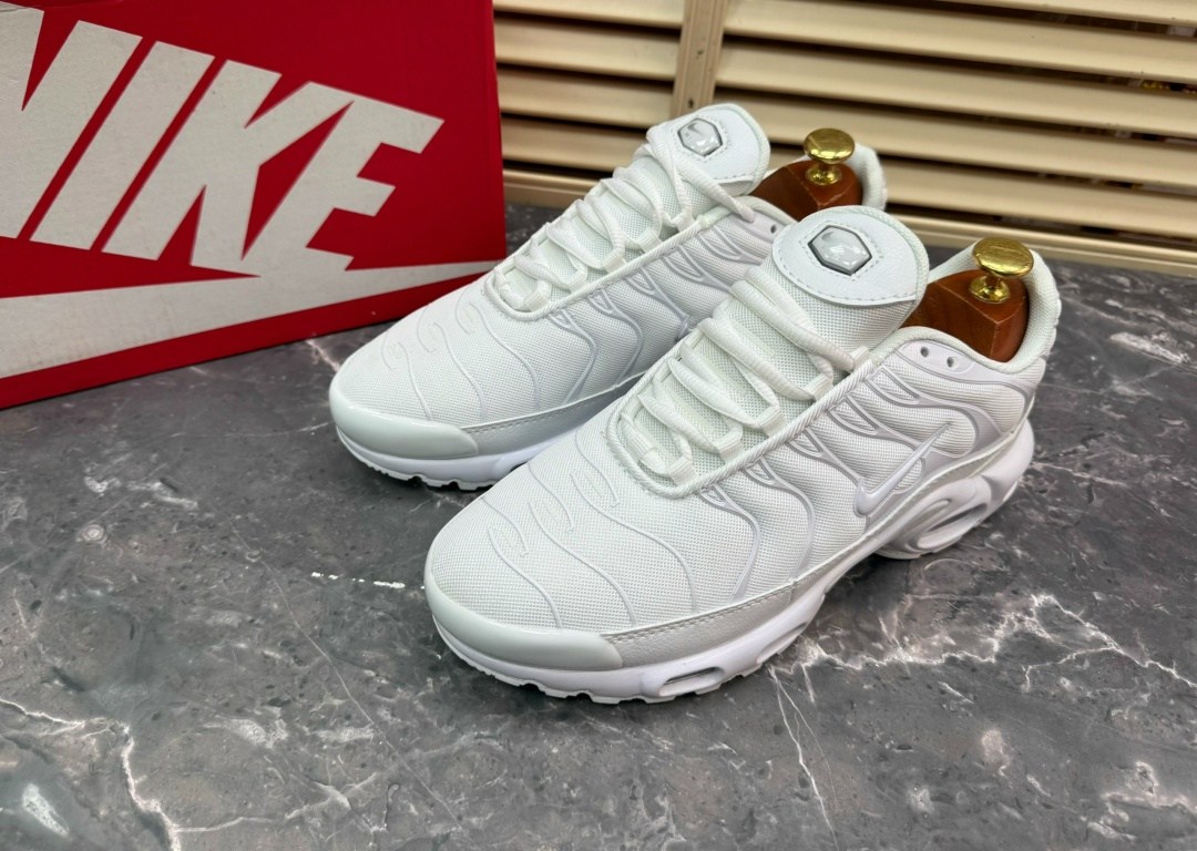кроссовки nike air max plus tn,nike air max tn plus white,кроссовки,nike air max plus triple white,nike air max plus tn