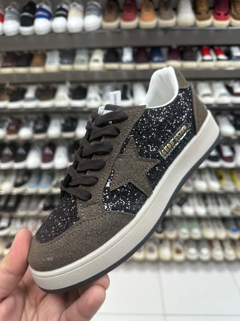 ,кроссовки женскиe,кроссовки golden goose с пайетками на платформе,кроссовки golden goose,кеды golden goose