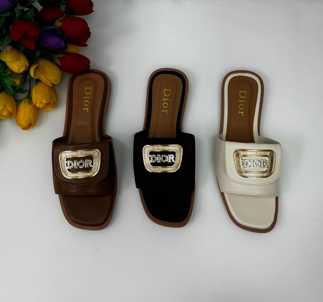 брендовые шлепанцы,женские шлепанцы,модные шлепанцы,тапочки модные,