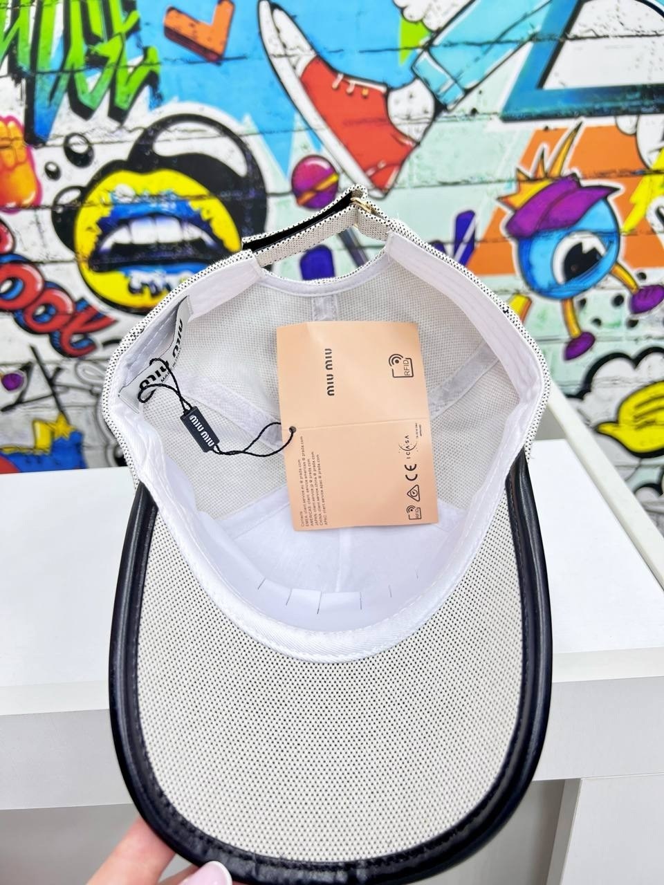 бейсболка miu miu,бейсболка miu,стильная бейсболка,бейсболка модная,бейсболка