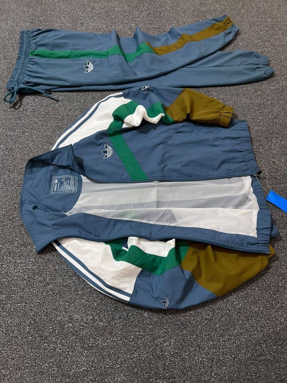 спортивный костюм adidas 90х,спортивный костюм adidas,спортивный костюм adidas винтажный,спортивный костюм adidas из 90-х,спортивные костюмы адидас