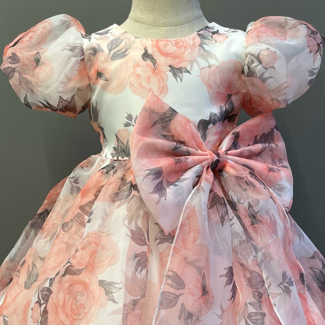 в красивом платье,платья детские,платья для маленьких девочек,платье принцессы детское,нарядное платье