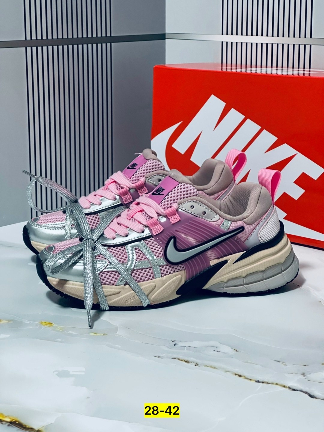 кроссовки женские nike,кроссовки nike,кроссовки nike v 2 k run,женские кроссовки,кроссовки беговые женские