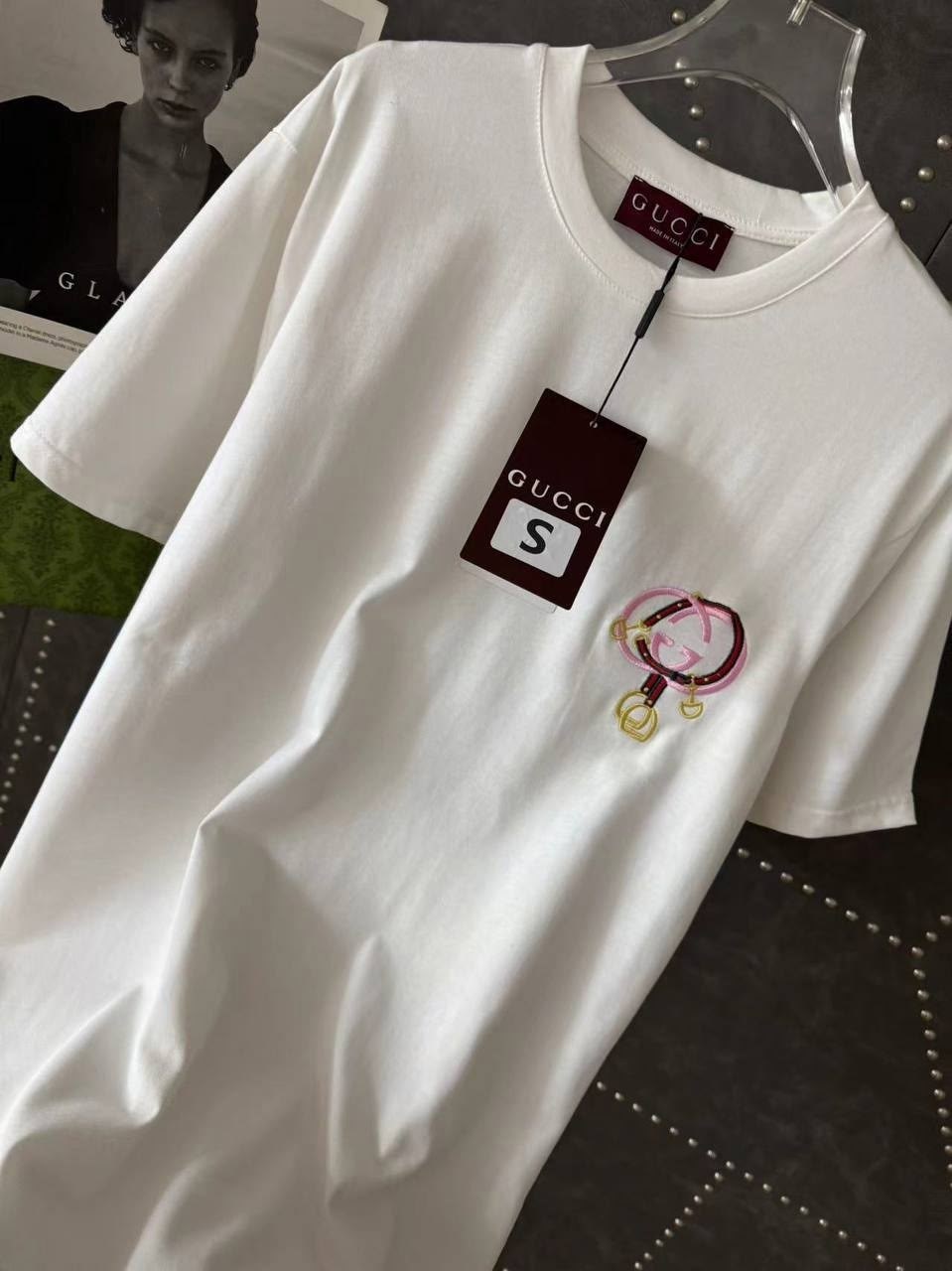 футболка gucci,футболки модные,футболка женская gucci,кофта гуччи,футболка гуччи оригинал