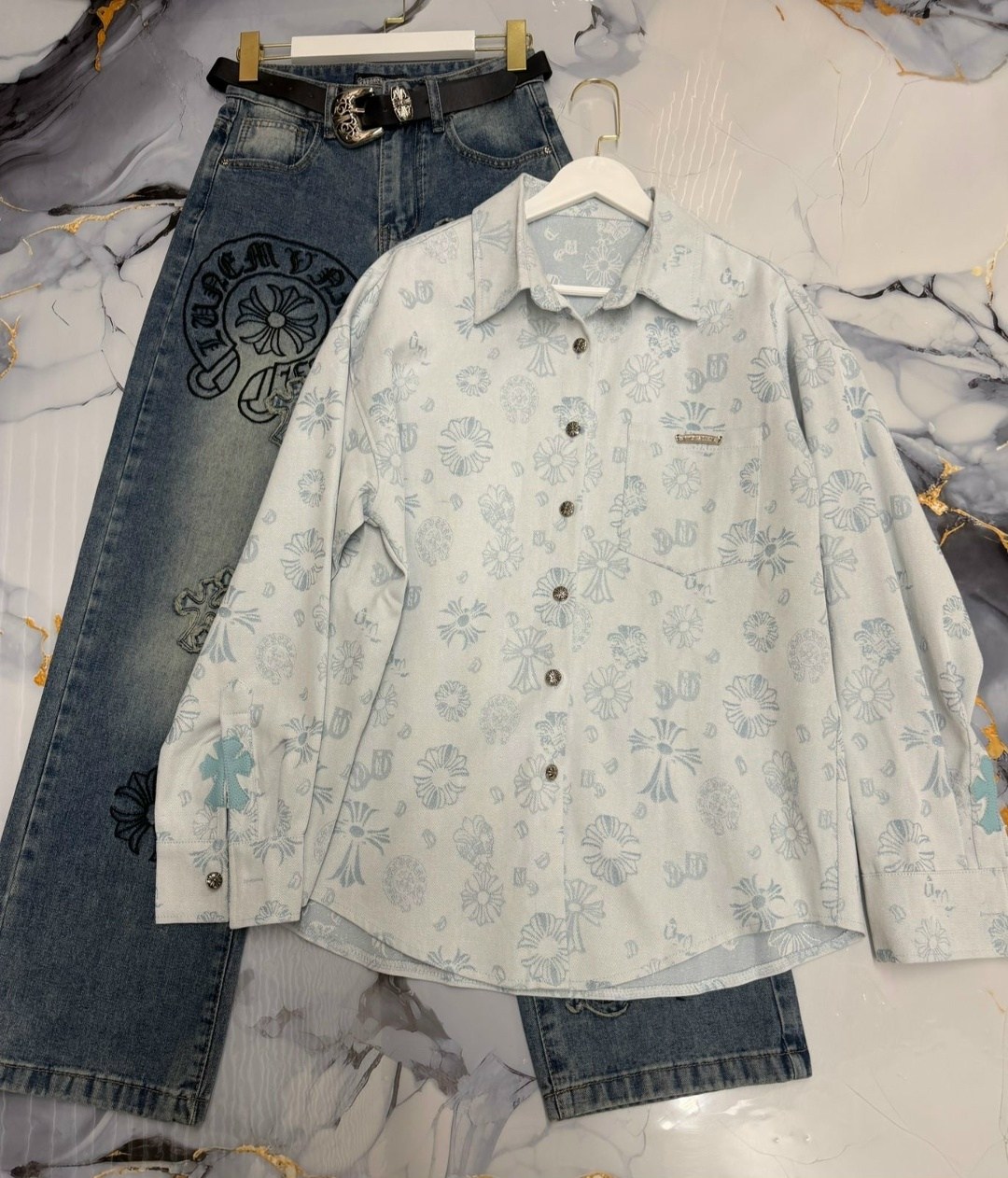 модные джинсы,модные женские джинсы,повседневные образы,модные брюки 2026,джинсы клеш женские