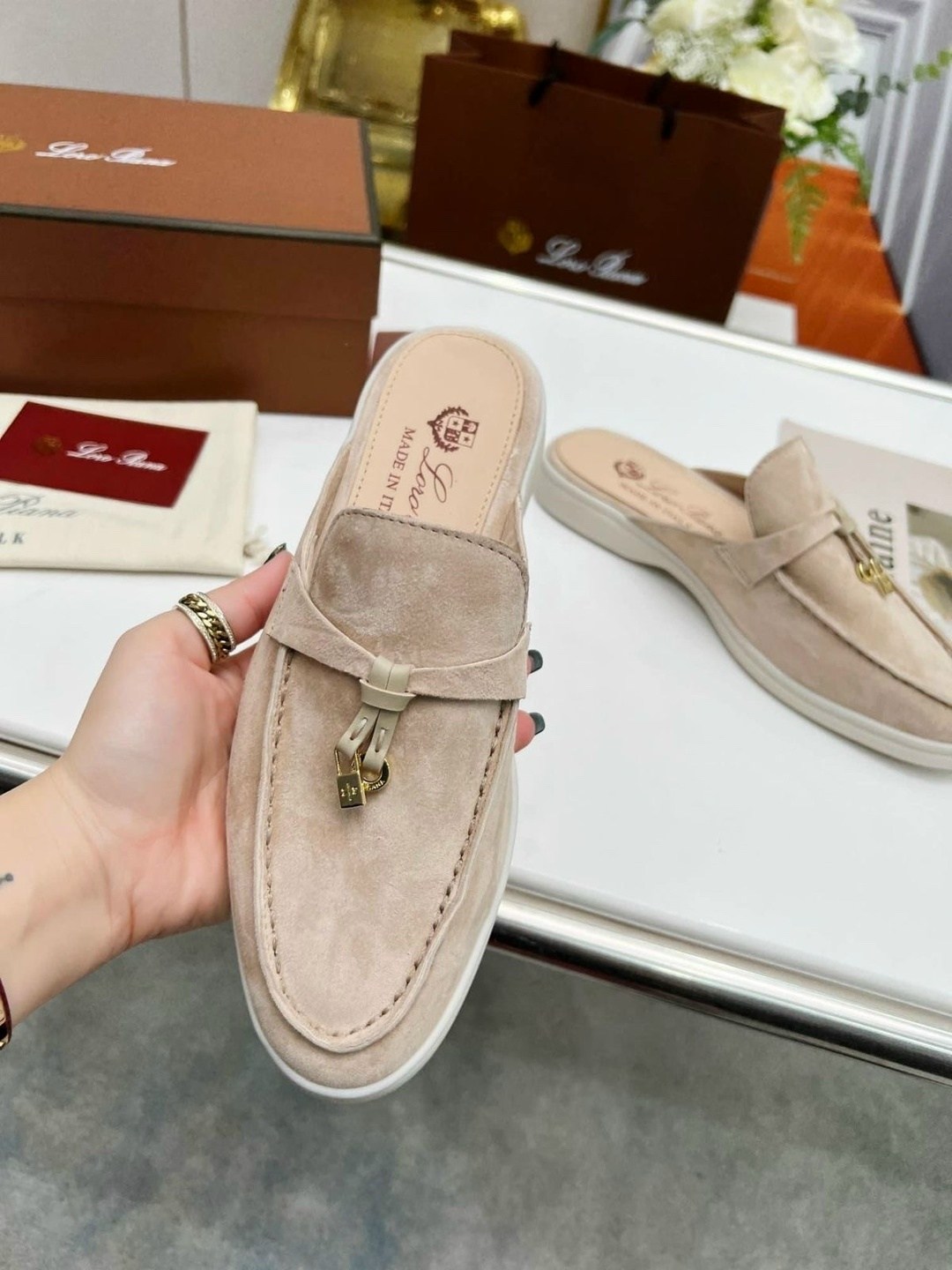 ,мюли loro piana,лоферы loro piana,лоферы женские loro piana,замшевые мюли