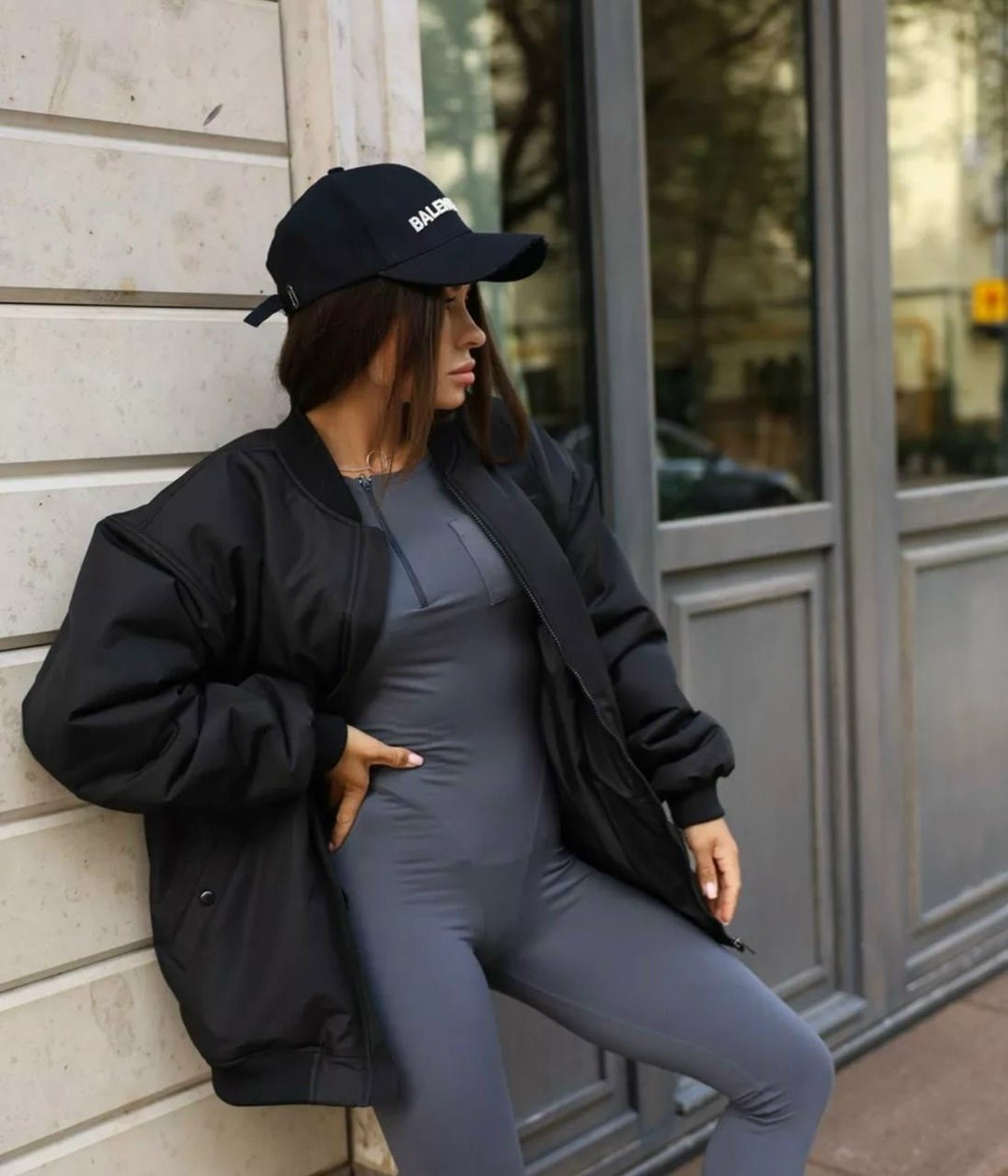 куртка весенняя оверсайз с капюшоном mon fashion,куртка женская,черная куртка оверсайз,куртка летучая мышь женская с капюшоном зимняя черного цвета,оверсайз куртки