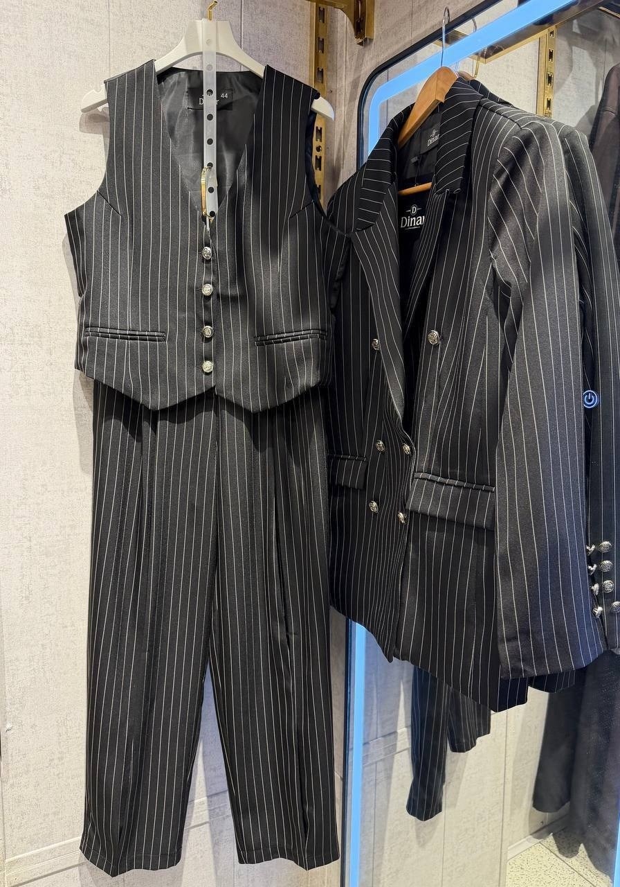 мужской костюм в полоску,двубортные костюмы,костюм мужской,двубортный костюм в полоску,fursac костюм в тонкую полоску с двубортным пиджаком синий