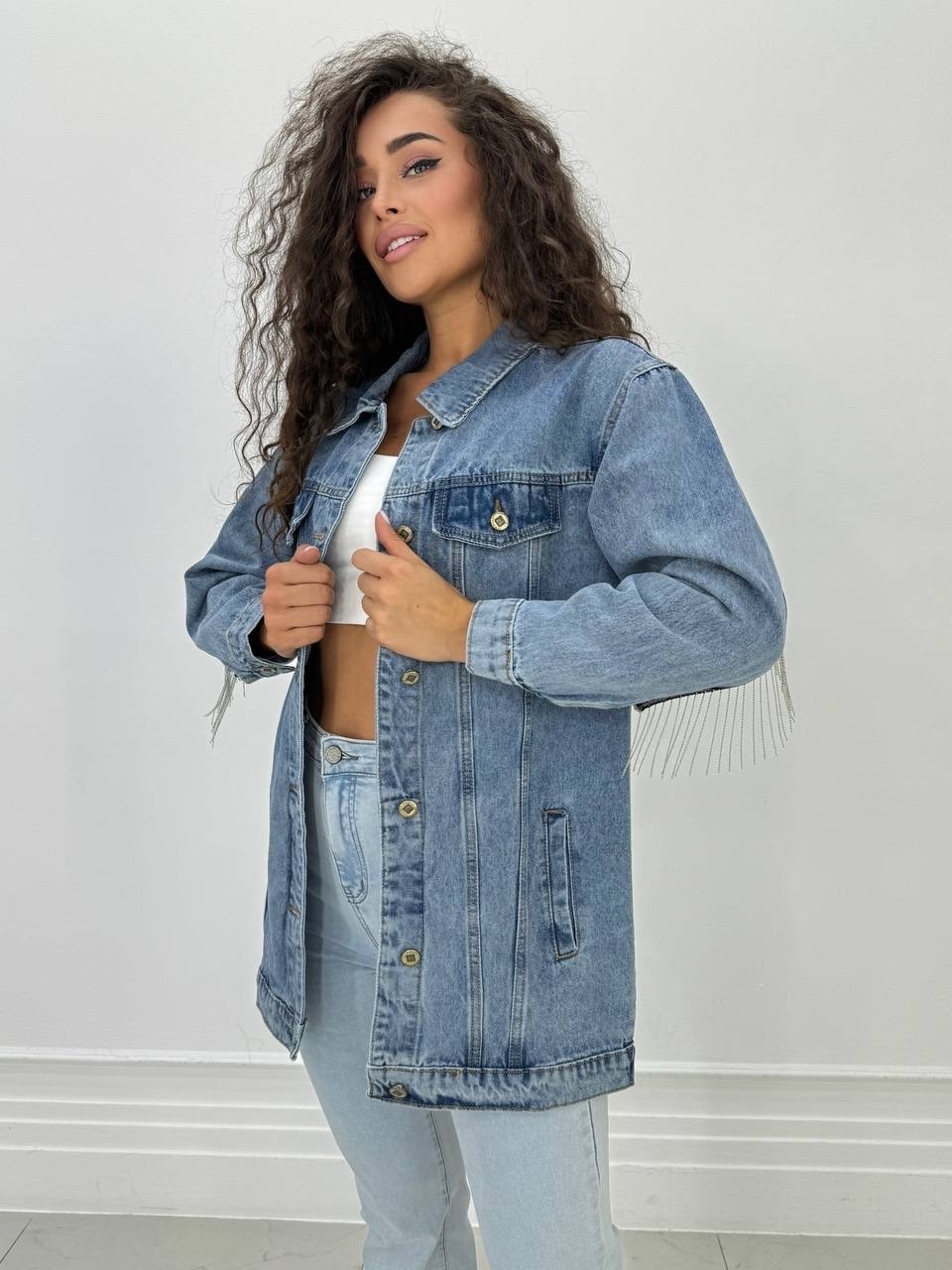 женская джинсовая куртка,джинсовая куртка,куртка джинсовая с бусинками,куртка джинсовая джинсовка,куртка джинсовая женская летняя