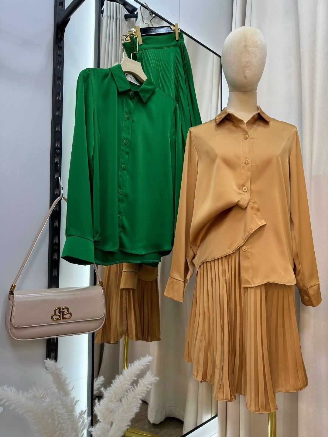 костюм с плиссированной юбкой,костюм с юбкой,платье стильное,юбка плиссе,модное платье