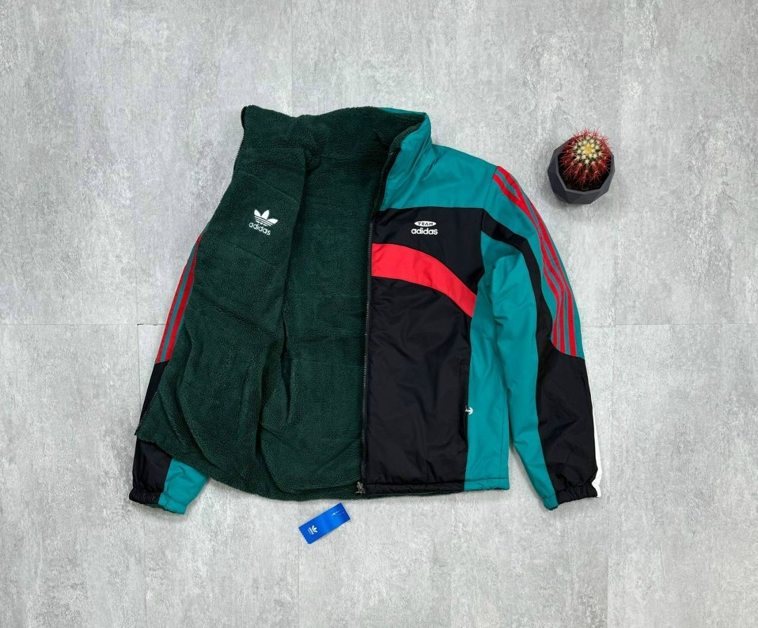 двухсторонняя куртка адидас,куртка двухсторонняя адидас в стиле 90х,двухсторонняя куртка,куртка двухсторонняя барашек в стиле 90х adidas,демисезонная куртка