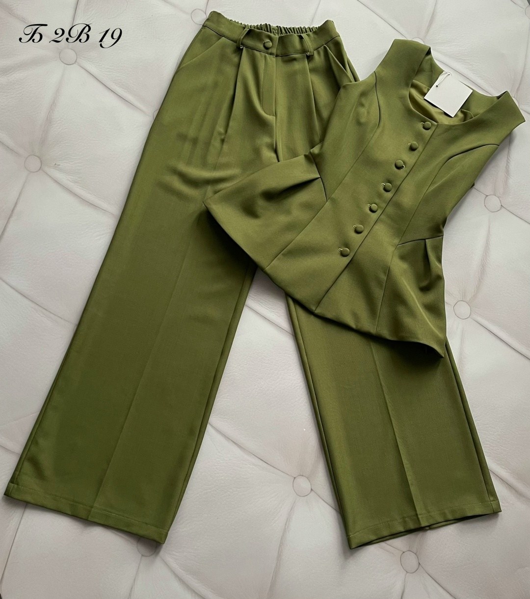 костюм с брюками,костюм женский,женские брючные костюмы,костюм брючный с жилетом,костюм брючный с жилеткой