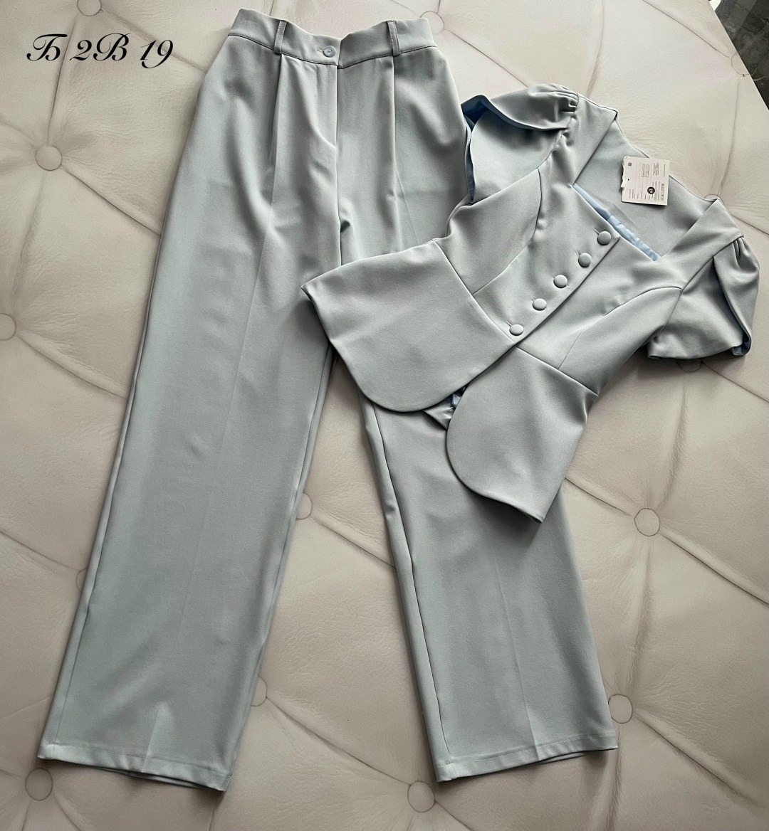 костюм стильный,костюм элегантный,,женские костюмы,костюм