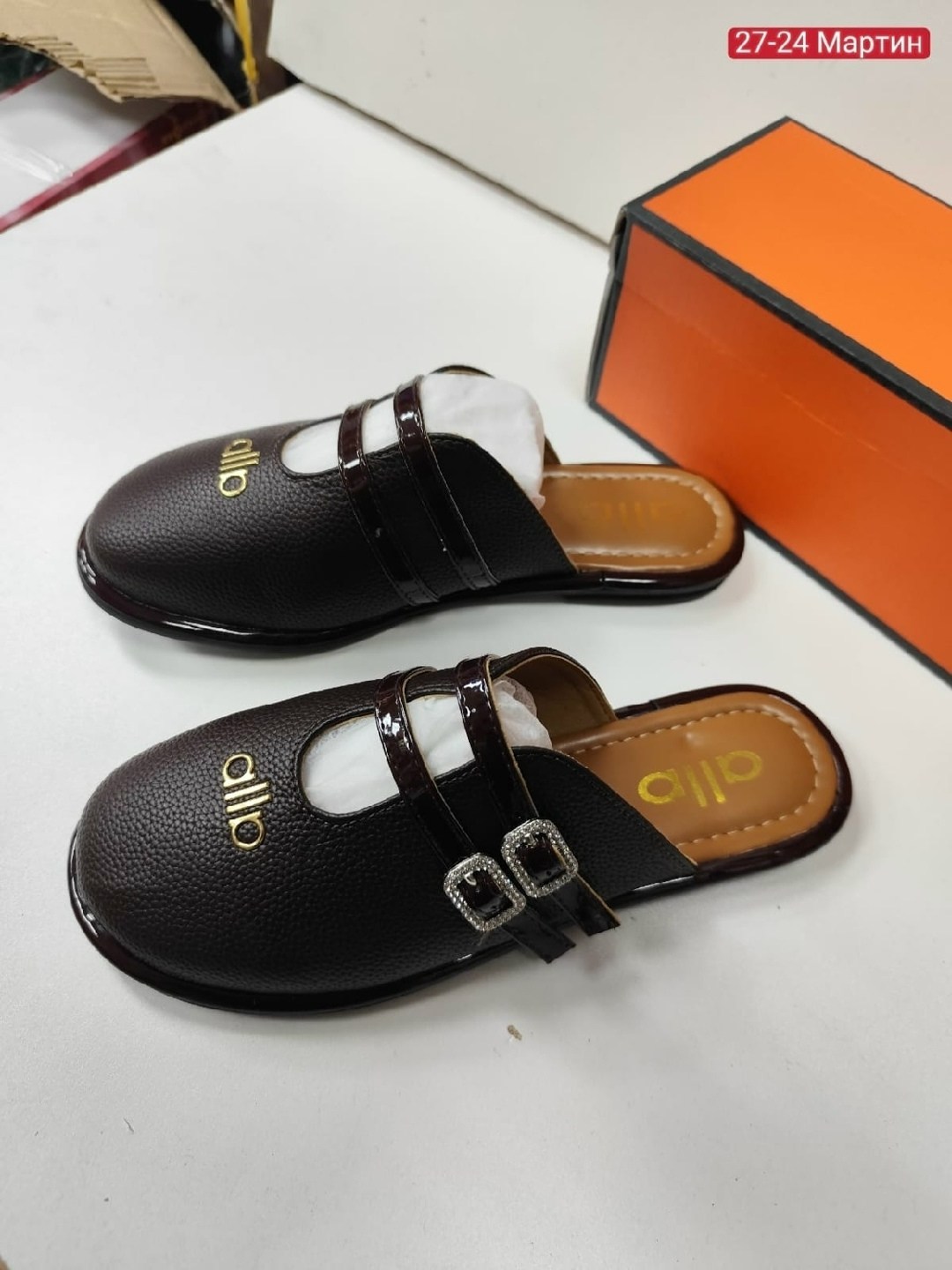 ,женские шлепанцы,модные шлепанцы,кожаные шлепанцы,модные тапочки