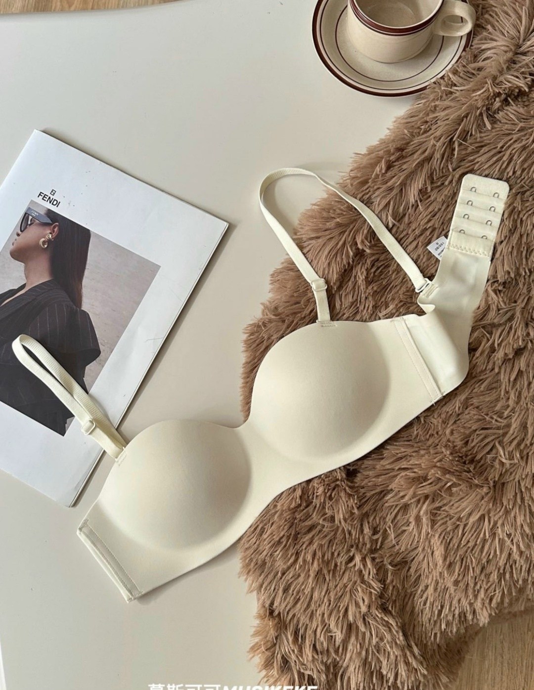 бесшовные бюстгальтеры,бюстгальтер без бретелек,бюстгальтер женские,бюстгальтер бандо,бюстгальтер пуш ап