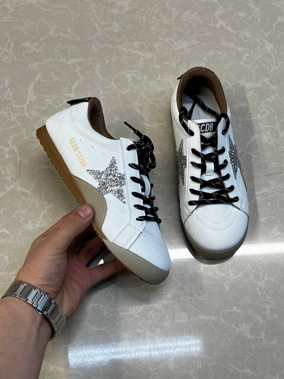 golden goose кроссовки super-star коричневый,коричневые кроссовки ball star golden goose anthracite silver,мужские замшевые низкие кроссовки с вышитыми звездами superstar golden goose коричневый,кросс