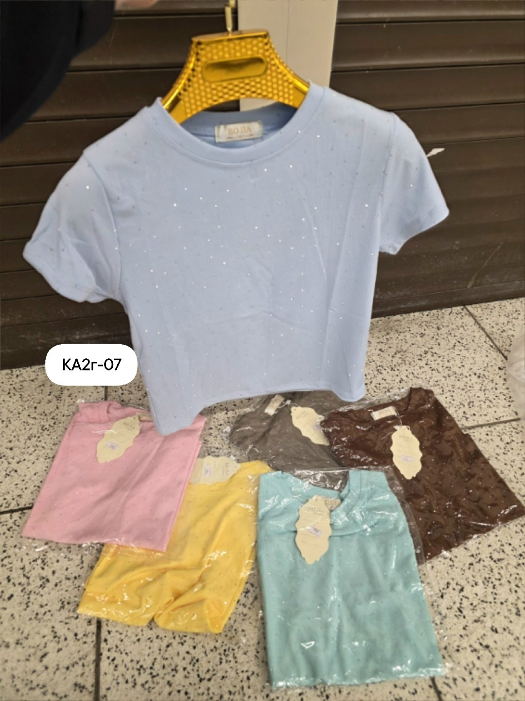 футболка со стразами женская,футболки женская,футболка со стразами,футболка женская однотонная,женская кофта