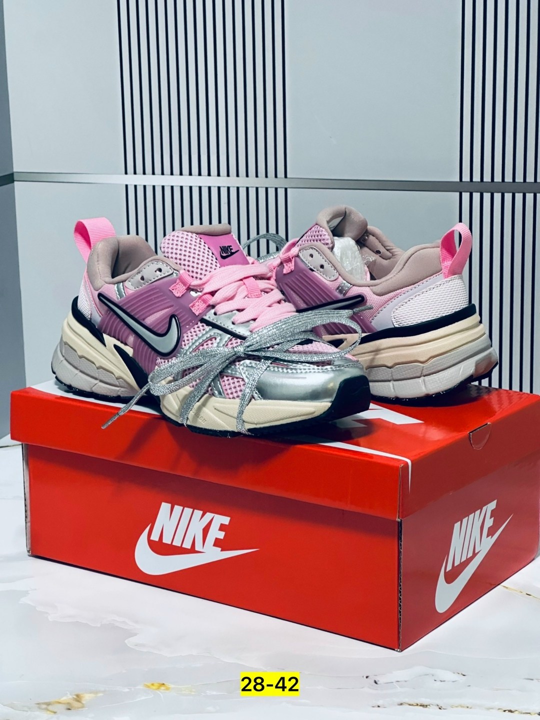 кроссовки женские nike,кроссовки nike,кроссовки nike v 2 k run,женские кроссовки,кроссовки беговые женские