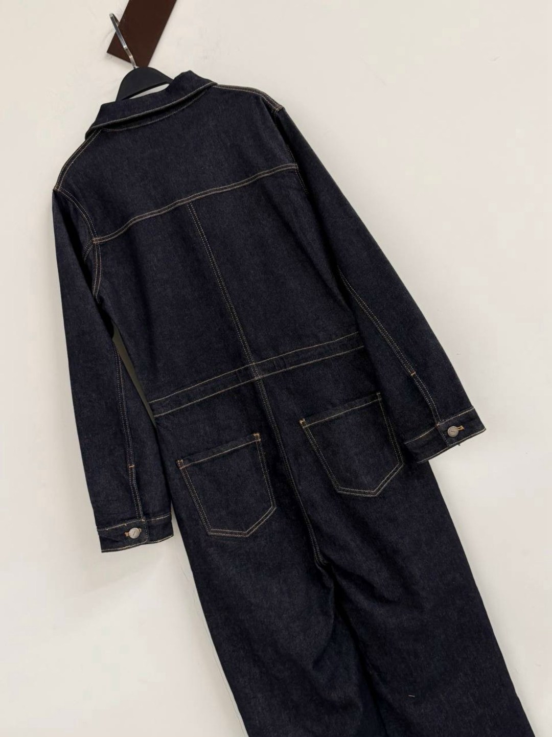 джинсовая платье,платье-рубашка джинсовое с карманами emme marella,джинсовые комбинезоны,женское джинсовое платье,платье миди джинсовое