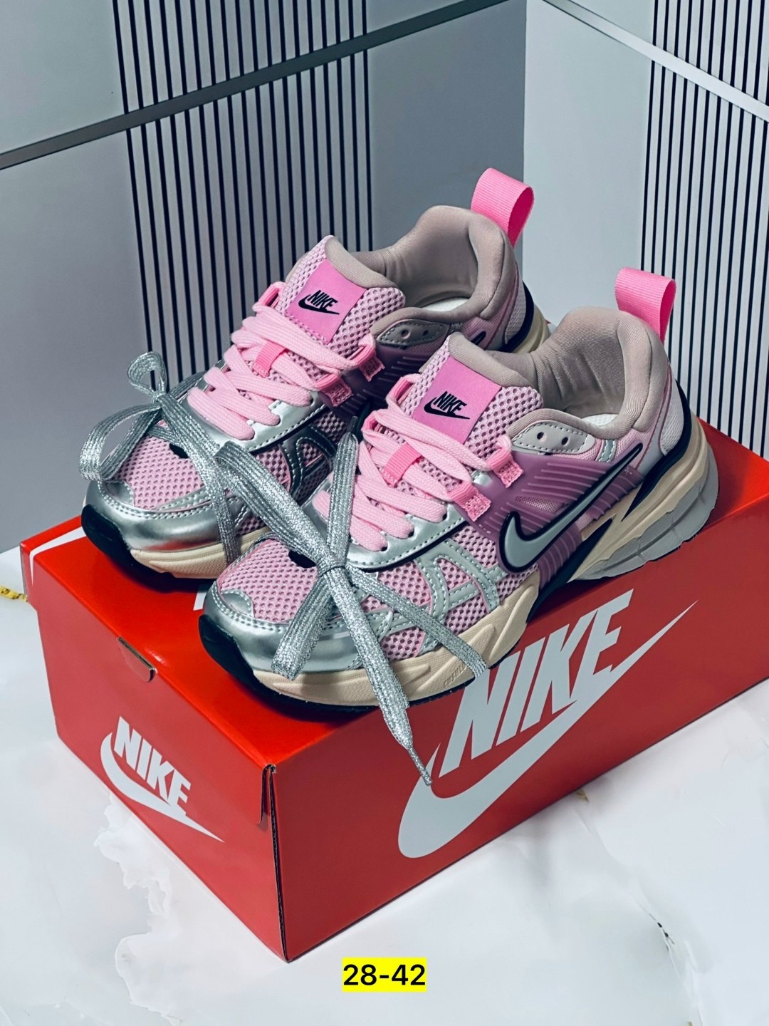 кроссовки женские nike,кроссовки nike,кроссовки nike v 2 k run,женские кроссовки,кроссовки беговые женские