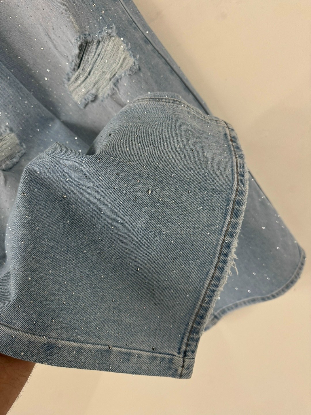 джинсы женские,широкие джинсы,джинсовые брюки,джинсы,модные джинсы