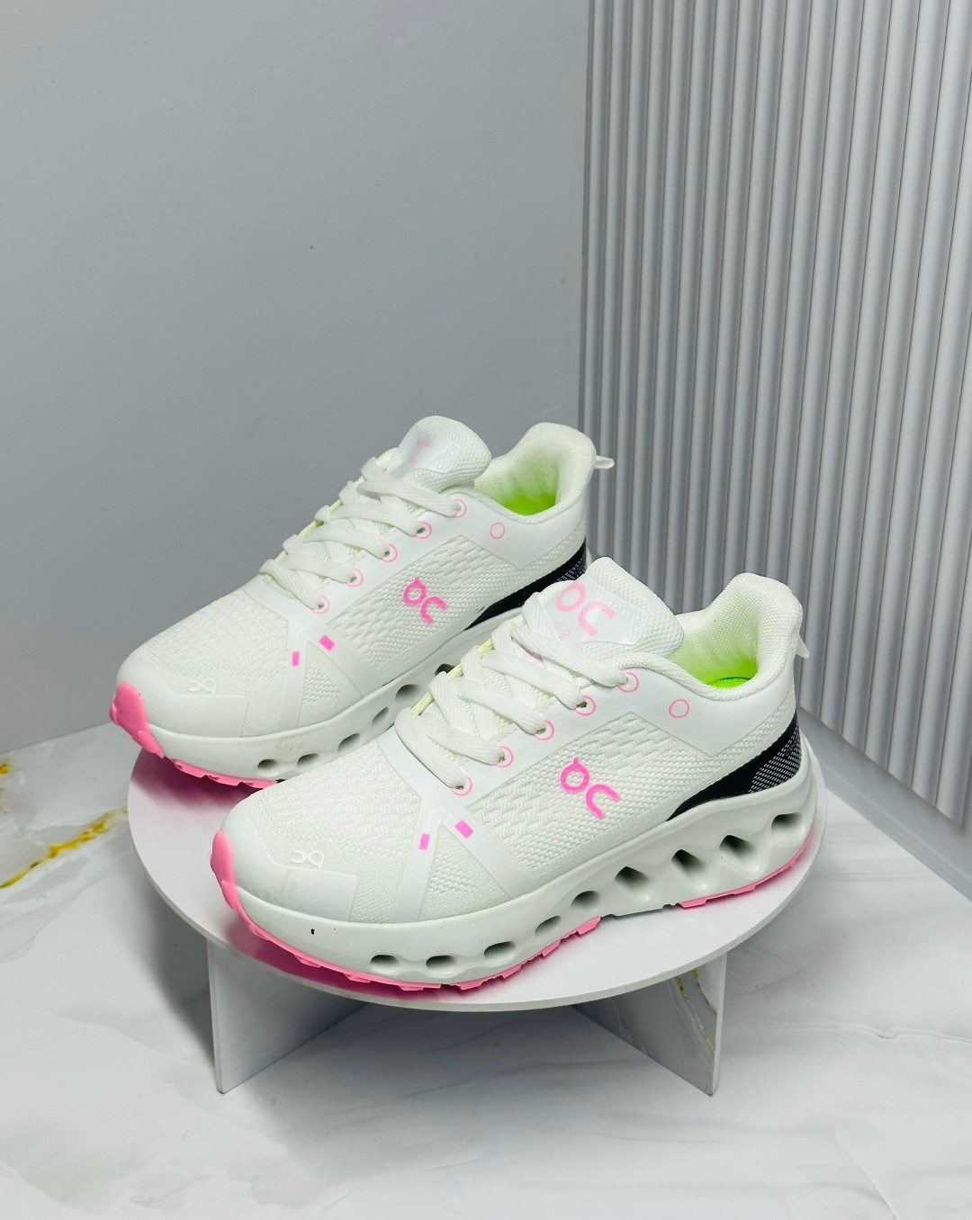 кроссовки женскиe,кроссовки cпортивные,,кроссовки on,спортивный