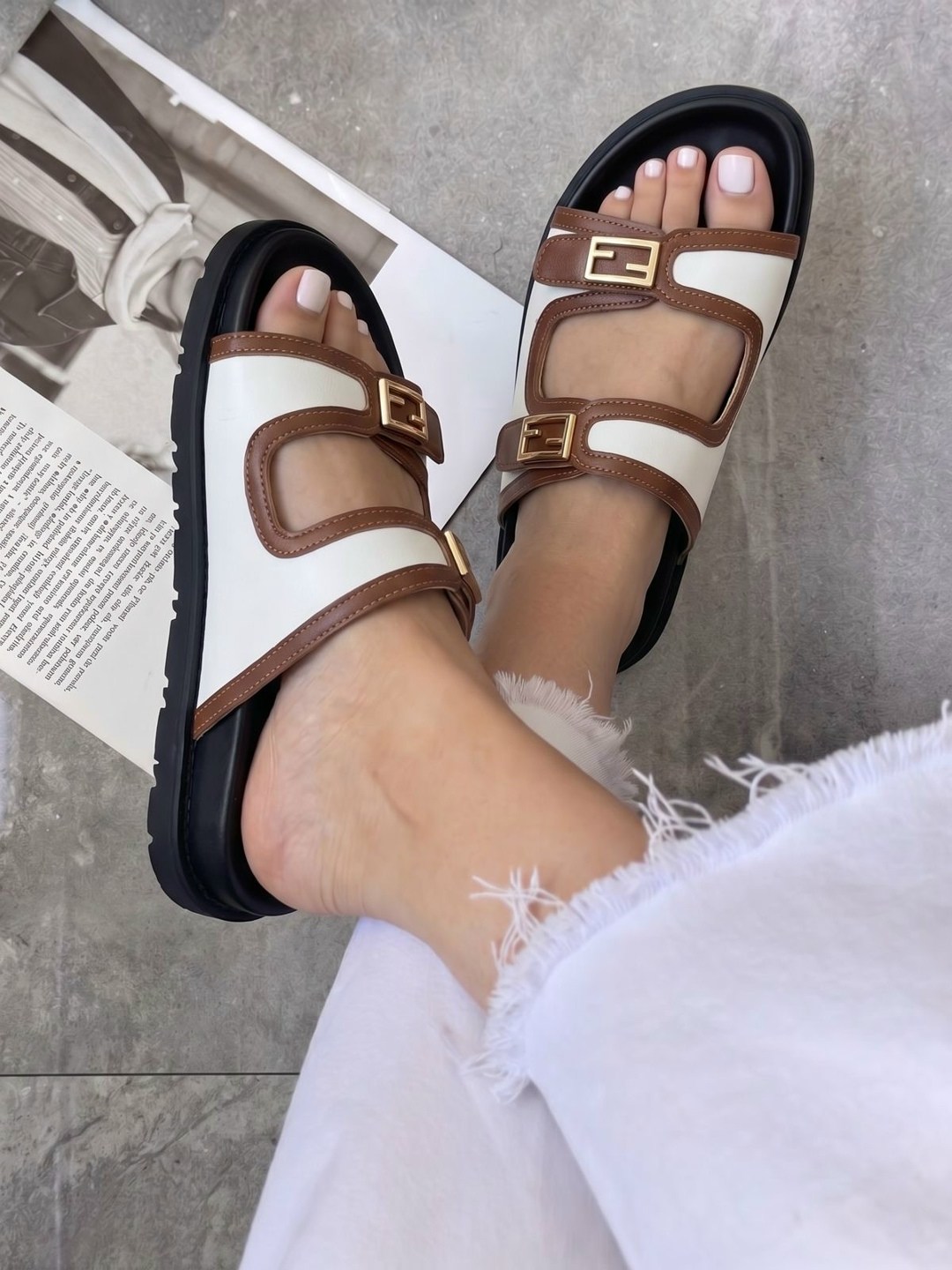 шлепки фенди,тапочки фенди,шлепанцы fendi,модные сандалии,сандалии