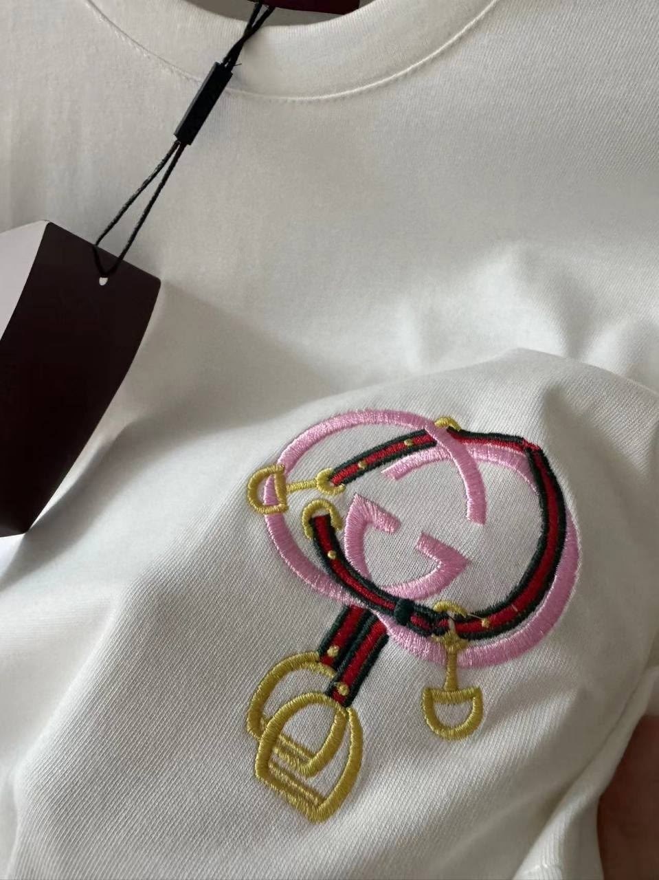 футболка gucci,футболки модные,футболка женская gucci,кофта гуччи,футболка гуччи оригинал