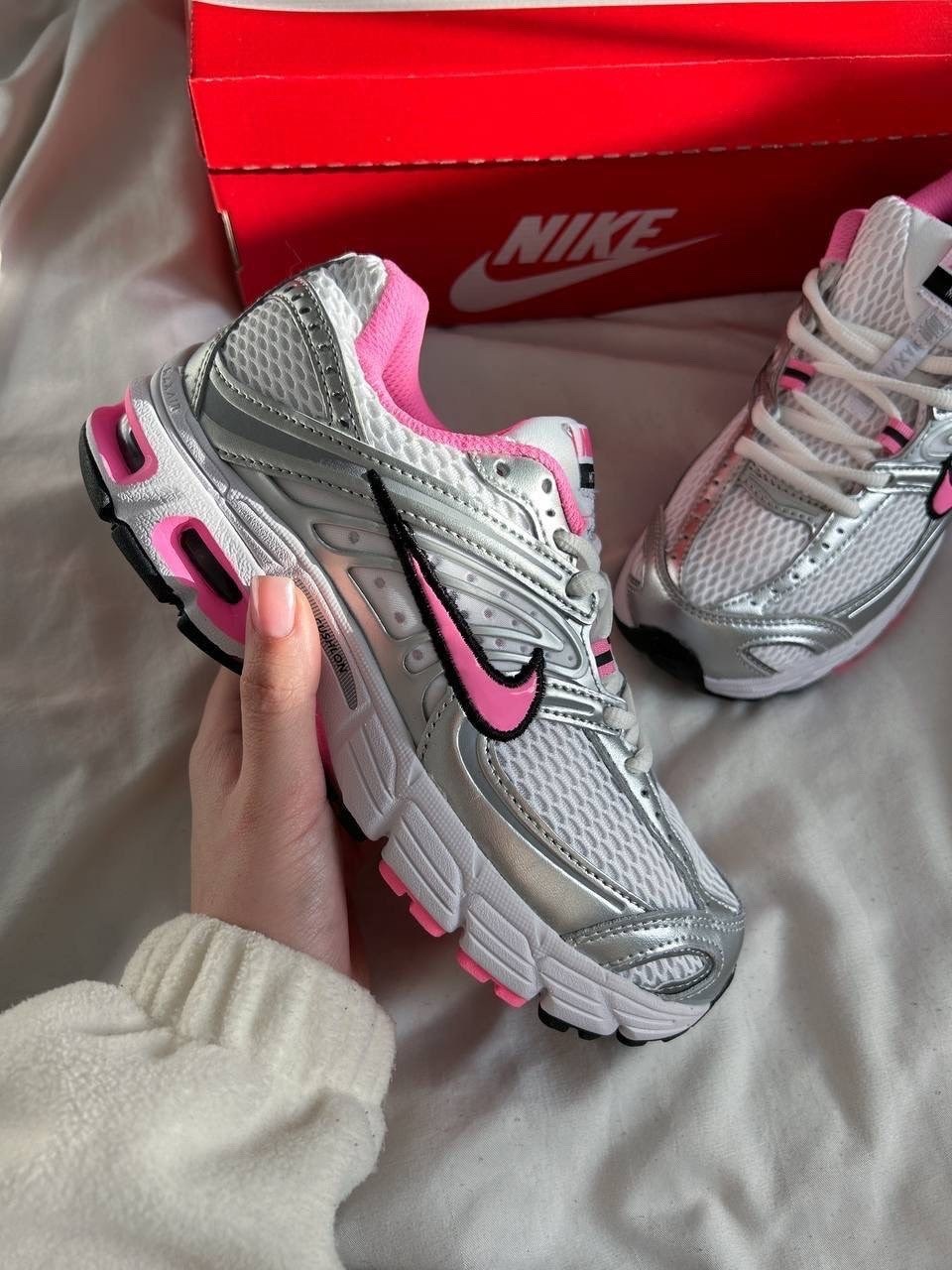 кроссовки nike,кроссовки nike zoom vomero 5,кроссовки,женские кроссовки nike,женские беговые кроссовки initiator от finish line nike белый