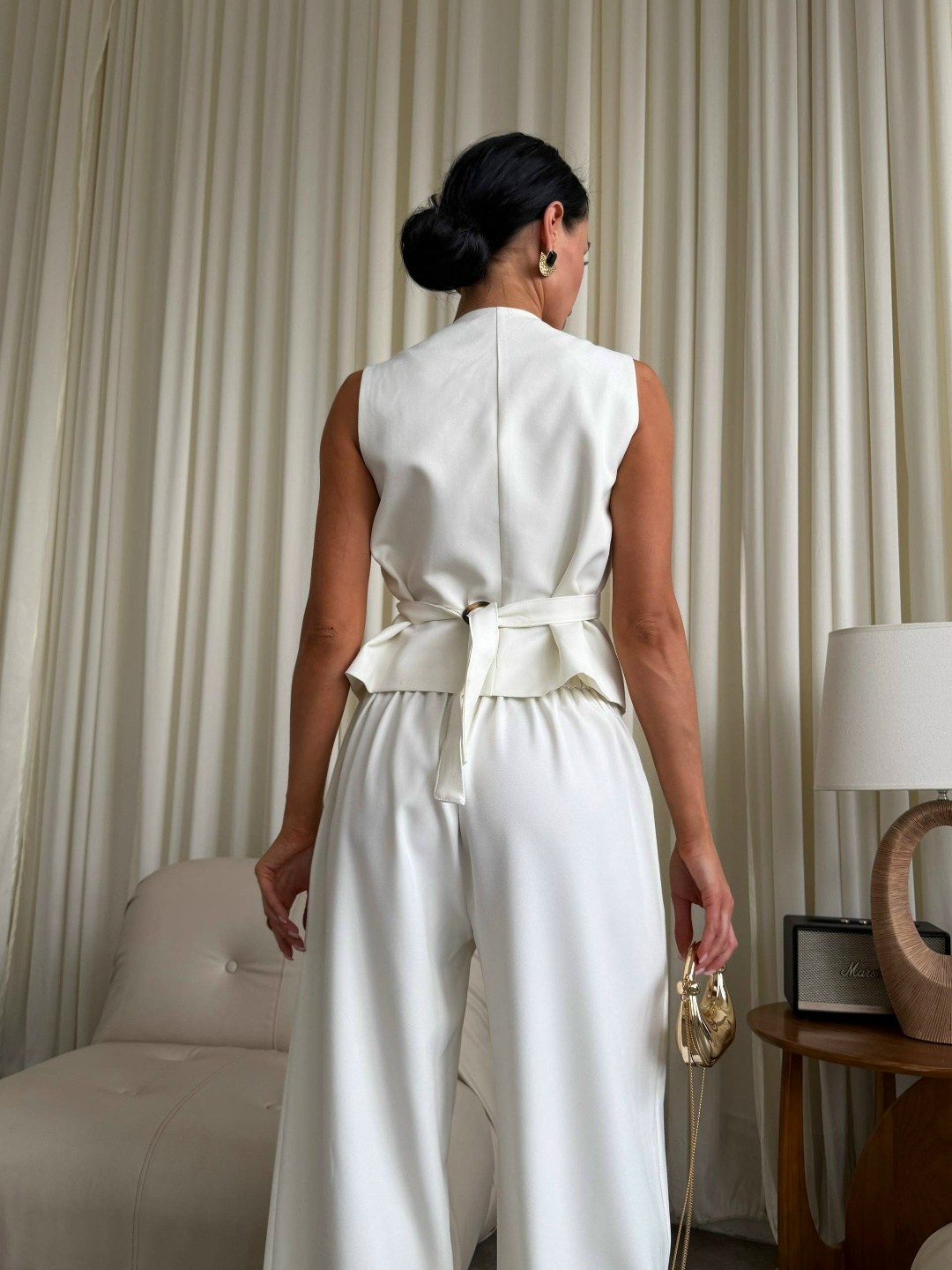 белый брючный костюм,женский костюм,женский брючный костюм,белый костюм,костюм молочный