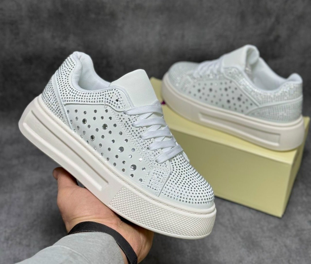 кроссовки женскиe,,кроссовки для женщин,кроссовка,кроссовки модные