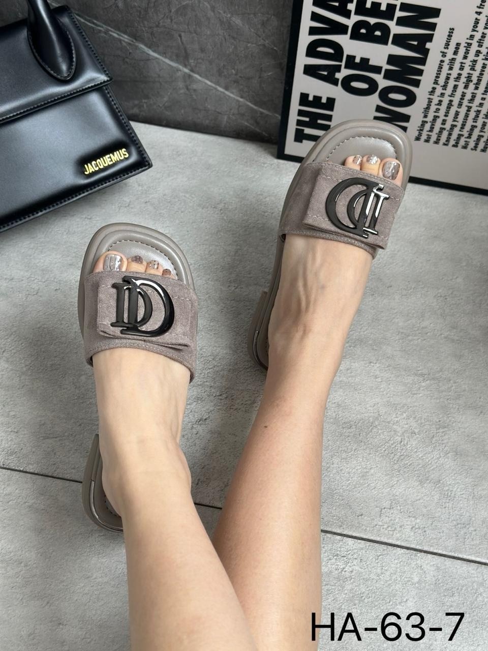 ,шлепанцы женские,белые шлепанцы,шлепки диор,женские шлепки