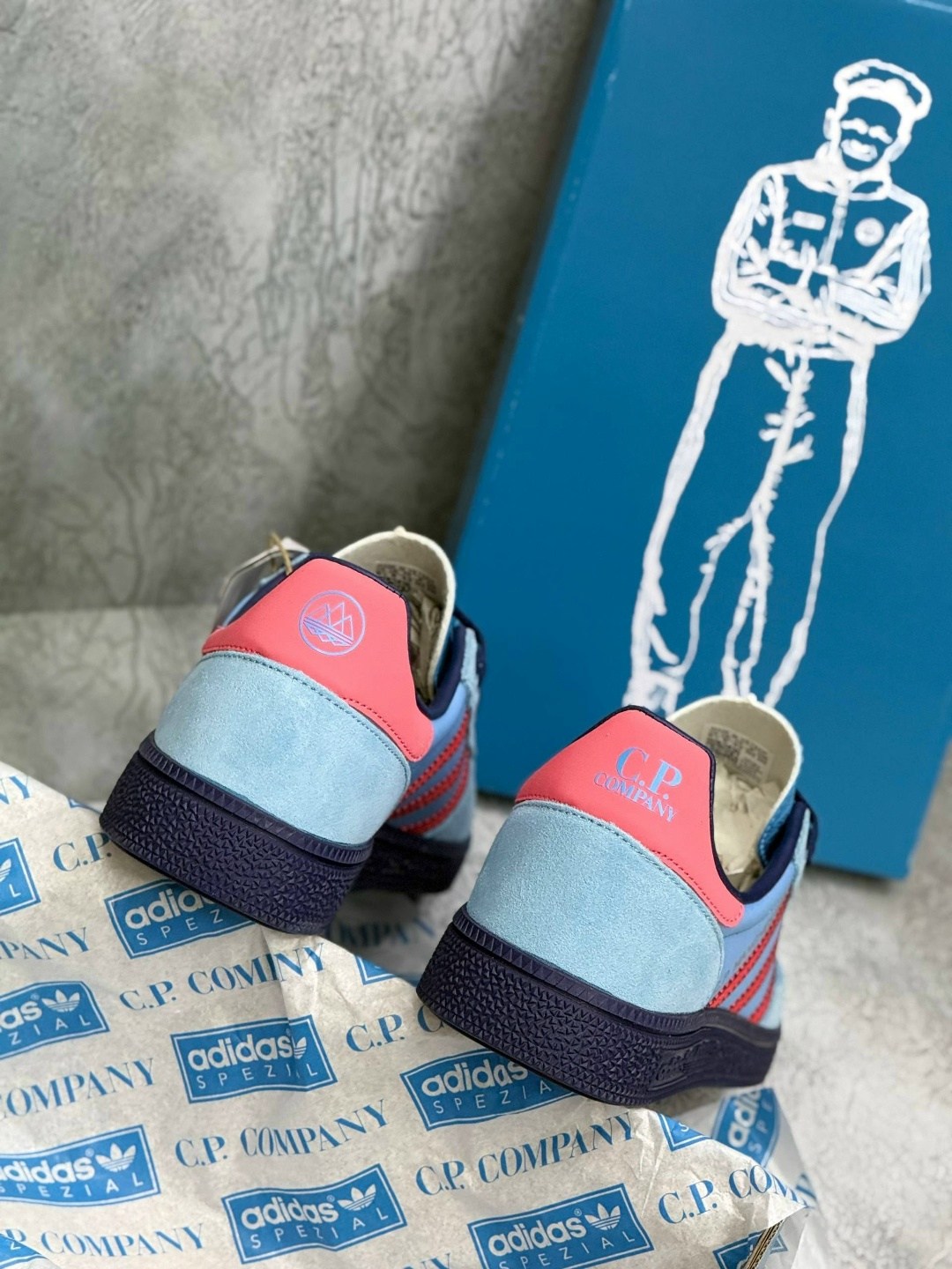 кроссовки adidas manchester spezial x c.p. company,кроссовки spezial c p company manchester adidas,кроссовки c.p. company x adidas manchester blue,кеды кроссовки adidas spezial c p company manchester,