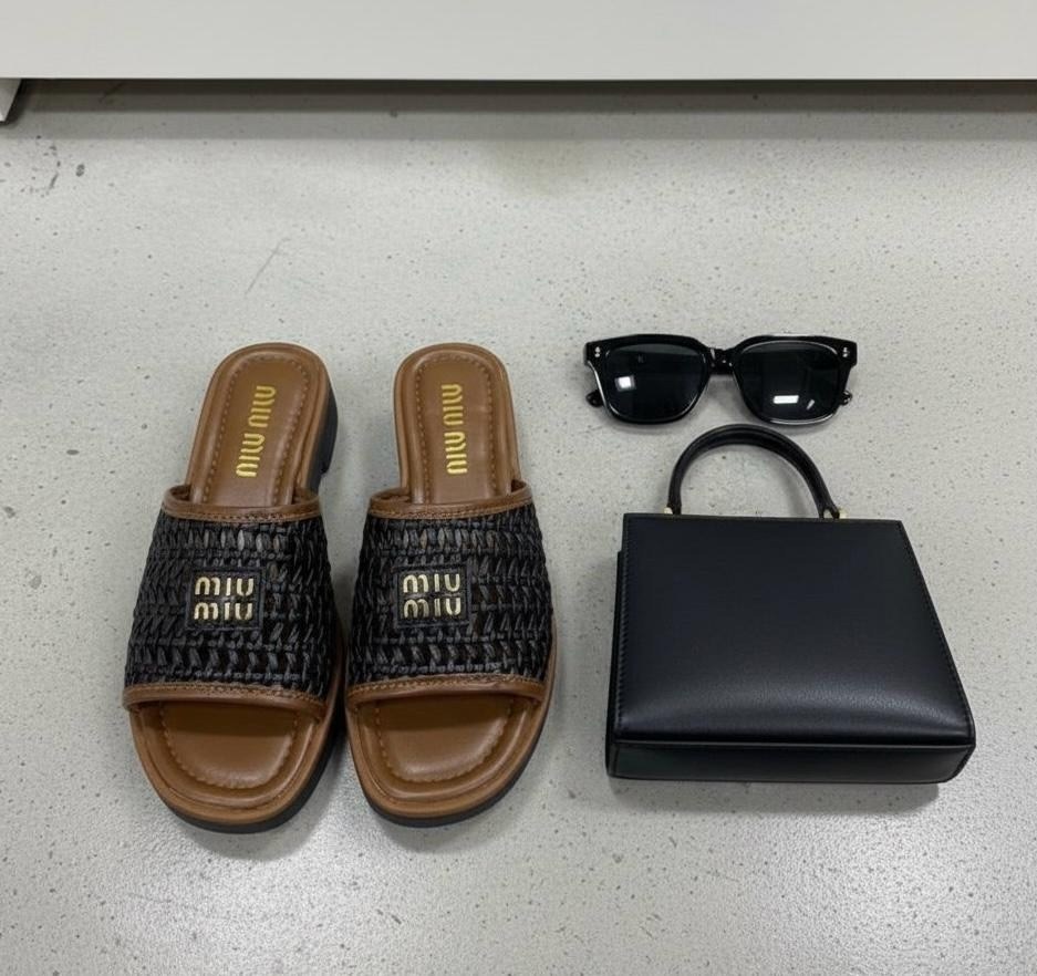 ,женские шлепанцы,шлепанцы miu miu,шлепки модные,шлепанцы модные