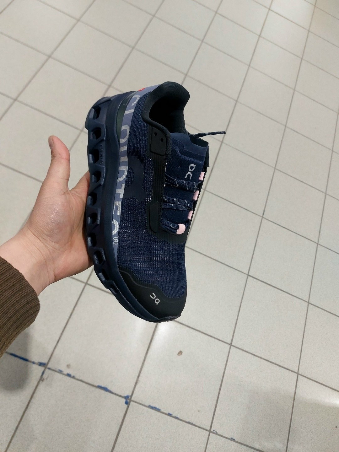 кроссовки on cloudmonster белый,кроссовки,кроссовки on,беговые кроссовки,спортивная